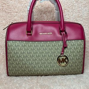 Medium Duffle Bag
Brown / Red